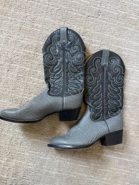 Honchos Grey Cowboy Western Boots with Embroidered Shaft Size 8.5 or 9